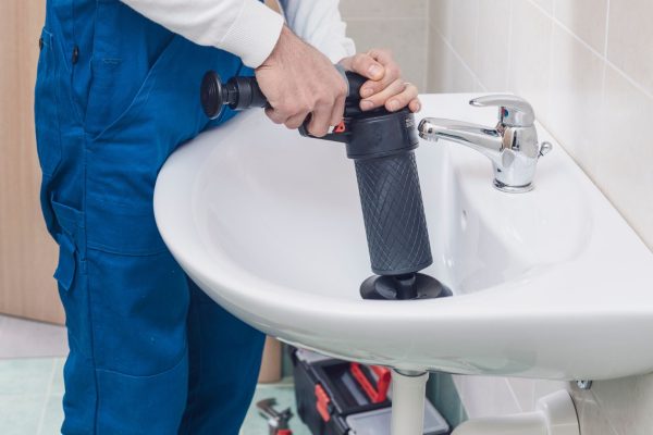 Klempner in Köln - Sanitärinstallation - Rohrreinigung - Abflussreinigung - Klempnerarbeiten - Klempnerbetrieb